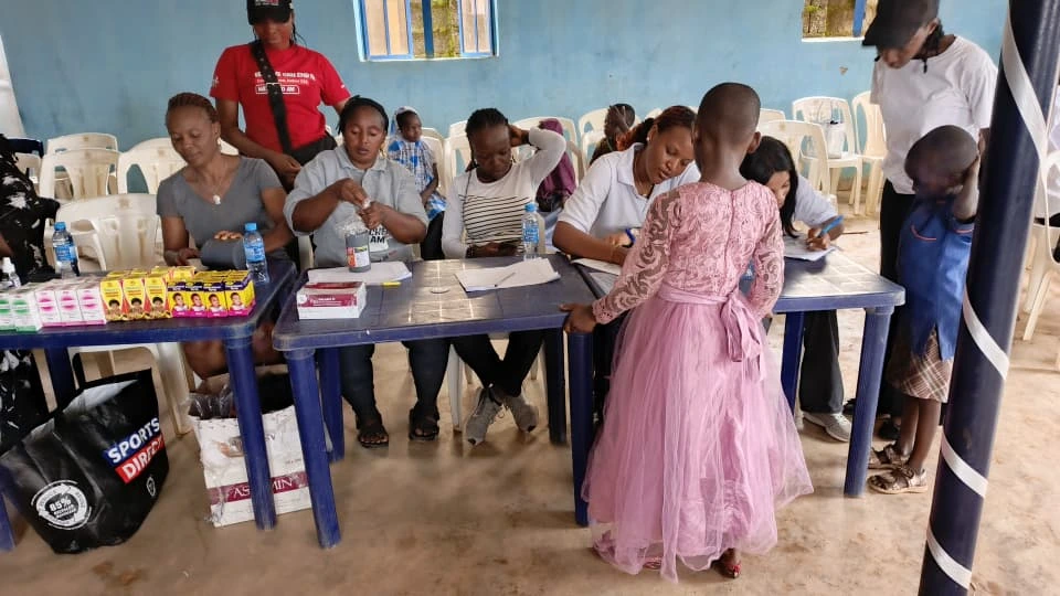 Children being questioned about signs and symptoms that could portray the presence of tuberculosis